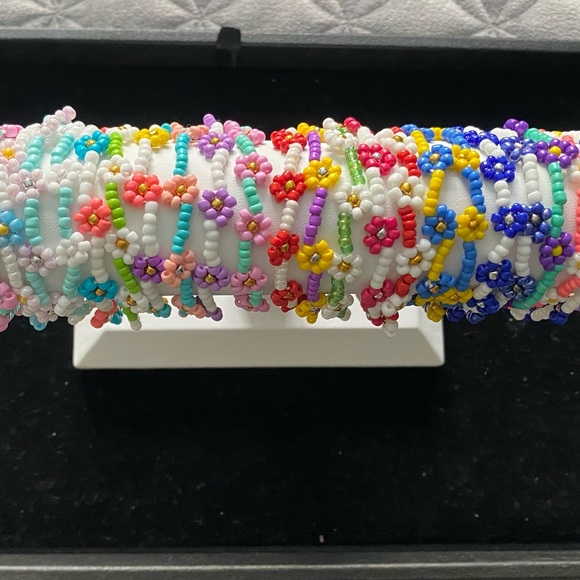 3 Flower Stretch Bracelets - Picture 5 of 10